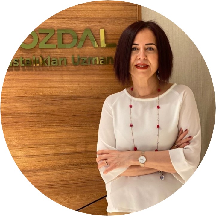 Pınar Çakar Özdal 教授博士<br>教授。 Pınar Çakar Özdal 博士是一位杰出的眼科医生<br>，专攻眼科疾病。<br>她担任安卡拉大学眼科教授<br>并领导自己的诊所，Pınar Çakar Özdal 教授眼科诊所。<br>凭借在该领域的丰富专业知识，她致力于为患者提供<br>高质量的诊断和治疗护理。