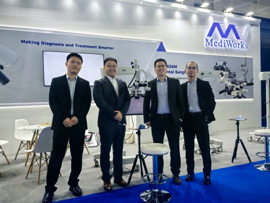 AEEDC 迪拜 2026：MediWorks 推出 Owl-Swing 系统并庆祝核心区域合作伙伴